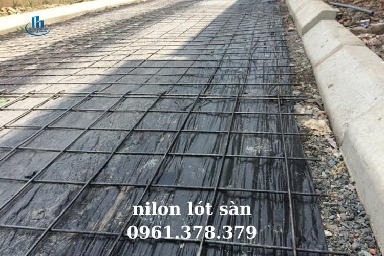 nilon lót sàn đổ bê tông